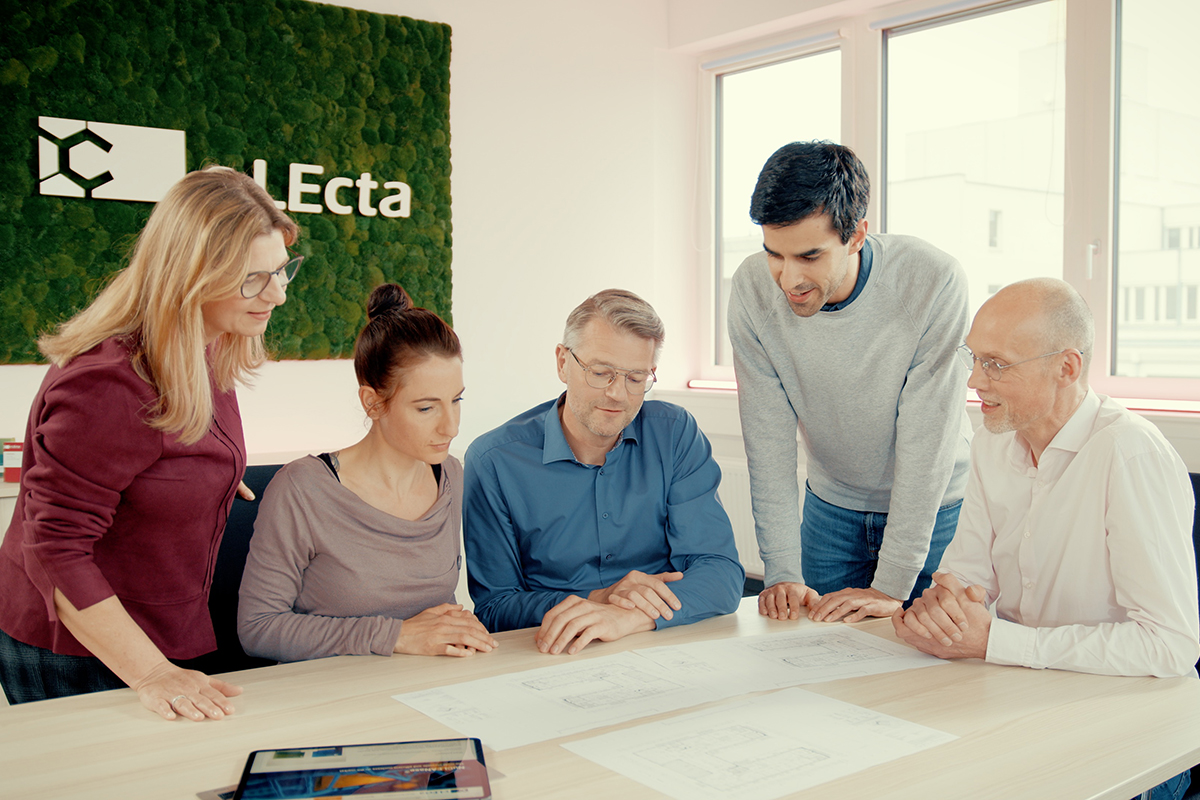 c-LEcta_Administration_Team-Intro